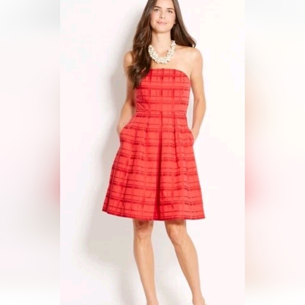 VINEYARD VINED Red Strapless Plaid Dress With Pockets Size 4